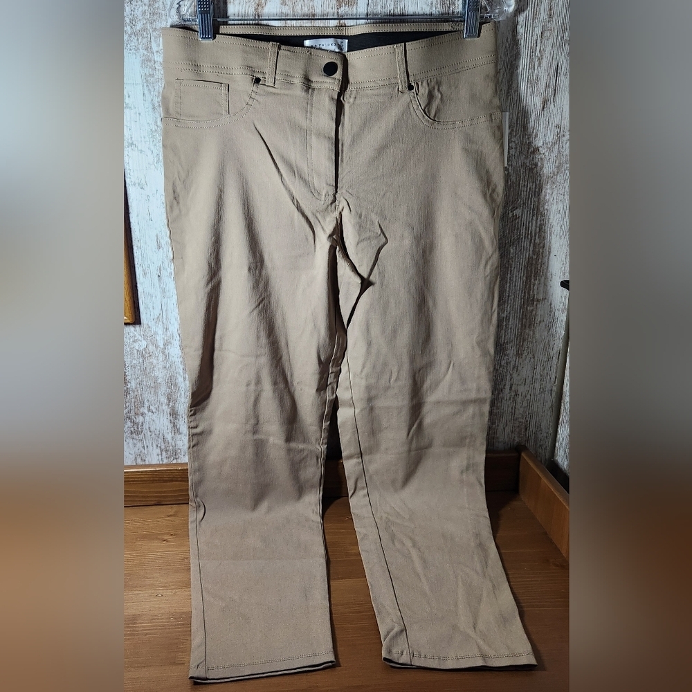 NWT Retrology Women's Classic Tan Trousers Size 12 Petite